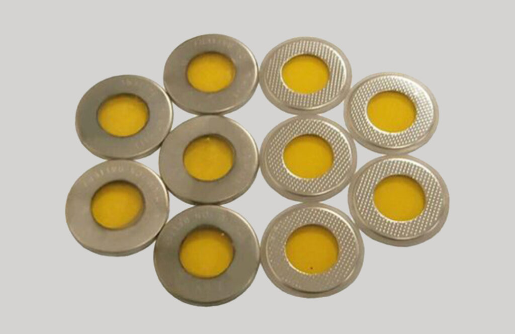 CR2032 coin cell case with double Kapton windows for in situ X-ray diffraction